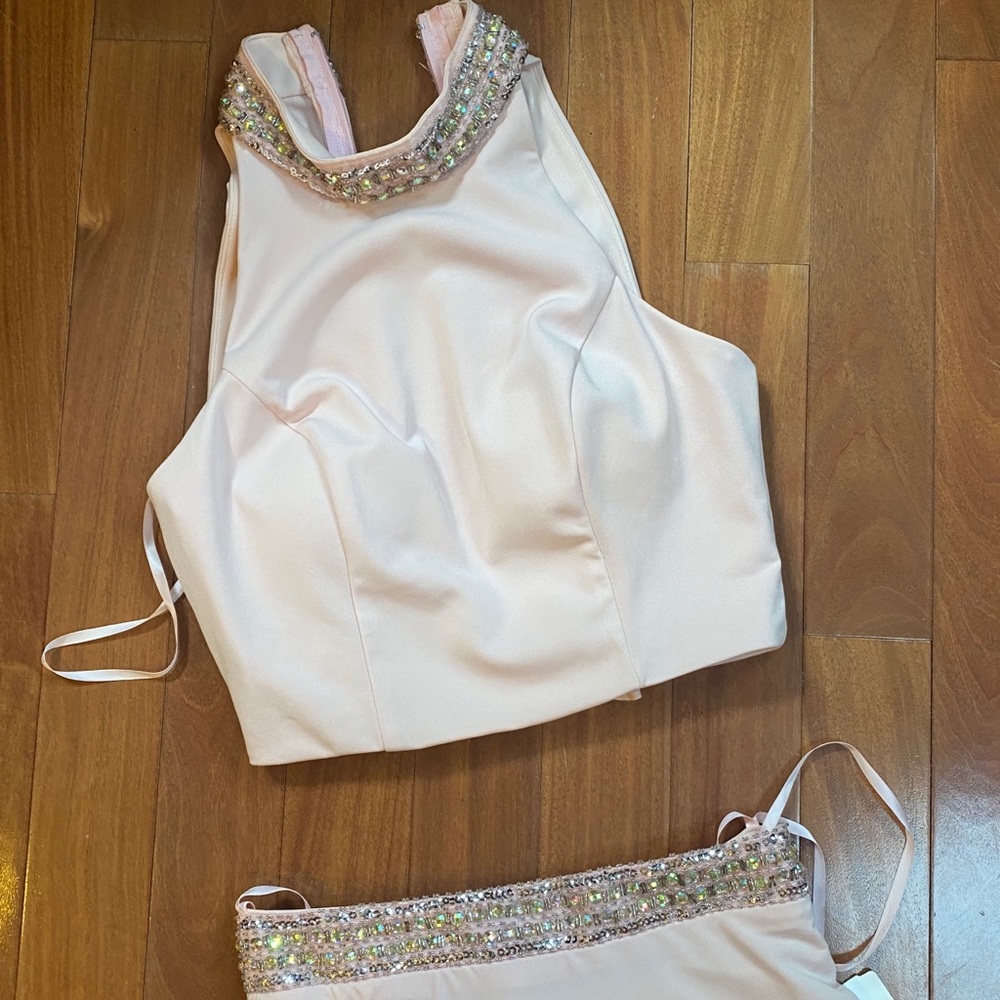 Two piece skirt set